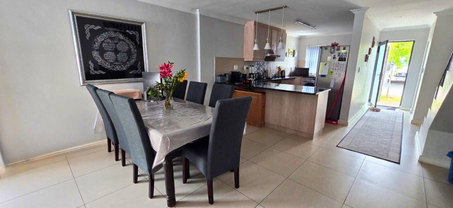 To Let 3 Bedroom Property for Rent in Pinehurst Western Cape